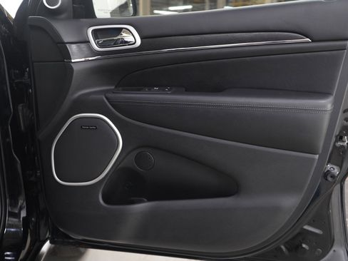 Used 2021 Jeep Grand Cherokee Summit image 9