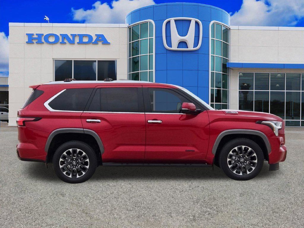 Used 2025 Toyota Sequoia Limited w/ Tow Technology Package AWD/4WD image 2