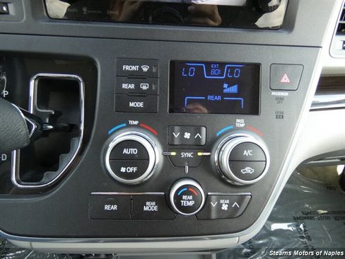 Used 2017 Toyota Sienna XLE FWD image 30
