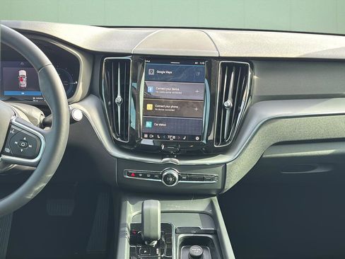 Used 2024 Volvo XC60 T8 Core image 23