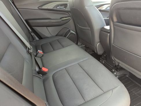 Used 2022 Chevrolet TrailBlazer RS FWD image 11