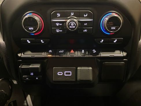 Used 2021 Chevrolet Silverado 1500 RST image 21