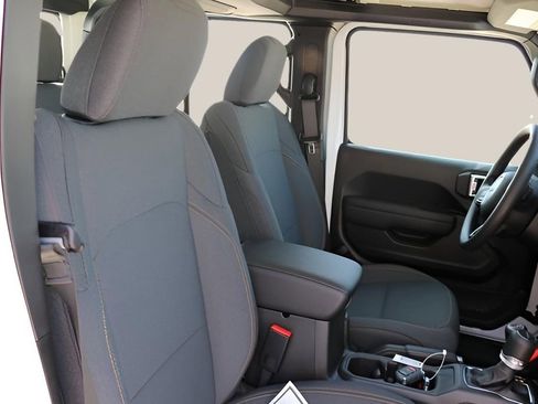 New 2026 Jeep Gladiator Sport image 19