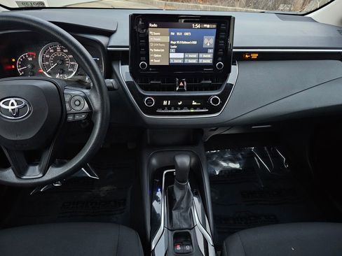 Used 2022 Toyota Corolla LE image 14