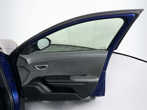 Used 2025 Kia K4 LXS image 30