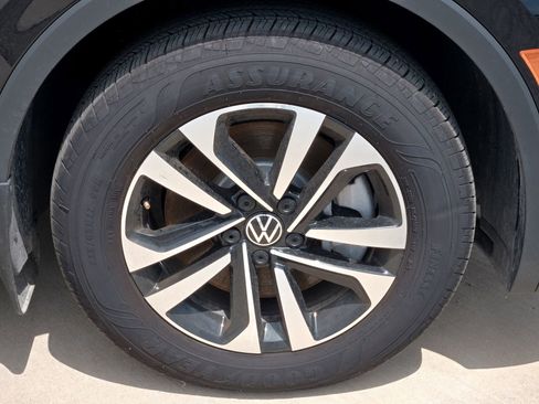 New 2024 Volkswagen Tiguan S image 7