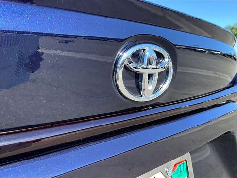 Used 2024 Toyota Corolla SE w/ SE Premium Package FWD image 29