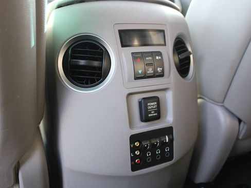 Used 2015 Honda Pilot Touring image 19