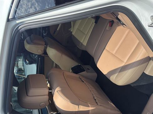 Used 2020 Porsche Macan AWD/4WD image 11