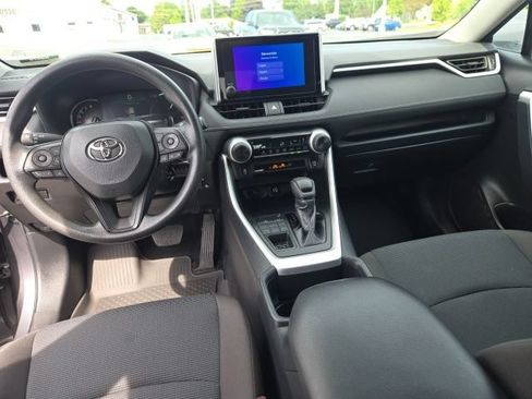 Used 2025 Toyota RAV4 LE AWD/4WD image 21