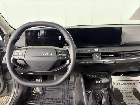 Certified 2025 Kia K4 EX FWD image 9