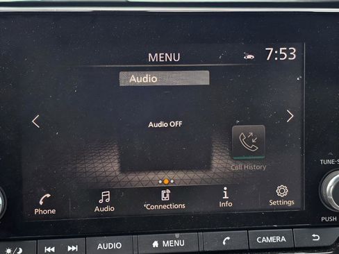 Used 2022 Nissan Pathfinder SV FWD image 11