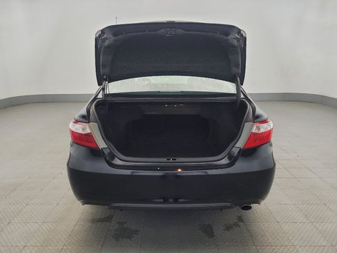 Used 2016 Toyota Camry SE image 29