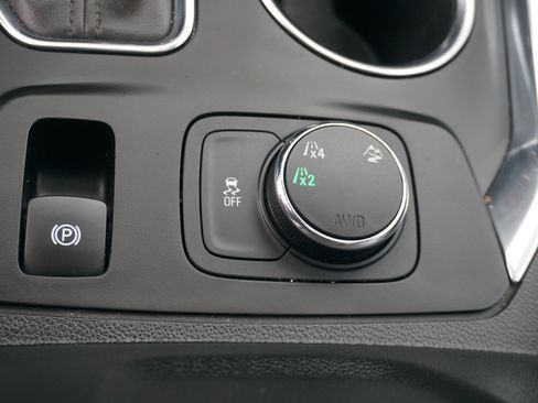 Used 2019 Chevrolet Traverse LT w/ LT Premium Package AWD/4WD image 21