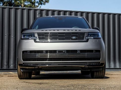 New 2026 Land Rover Range Rover SV image 5