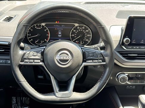 Used 2023 Nissan Altima 2.5 SR FWD image 9