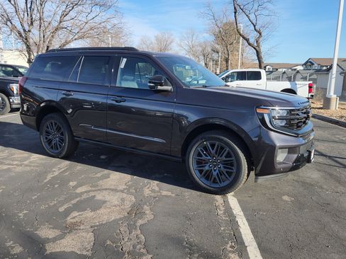 New 2025 Ford Expedition Platinum w/ Stealth Performance Package image 19