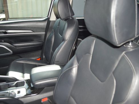 Used 2022 Kia Telluride LX AWD/4WD image 15