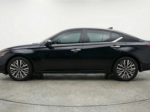 Used 2025 Nissan Altima 2.5 SV image 5