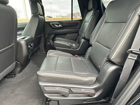 Used 2023 Chevrolet Tahoe Premier AWD/4WD image 16