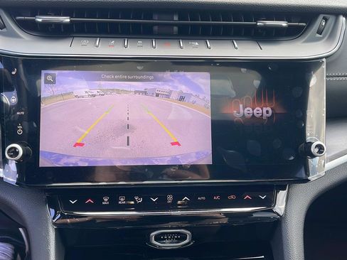 New 2026 Jeep Grand Cherokee L 4WD image 18