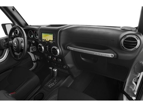 Certified 2015 Jeep Wrangler Unlimited Rubicon w/ Connectivity Group image 10