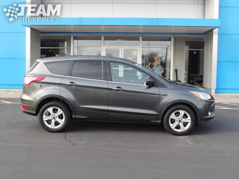 Used 2016 Ford Escape SE image 3