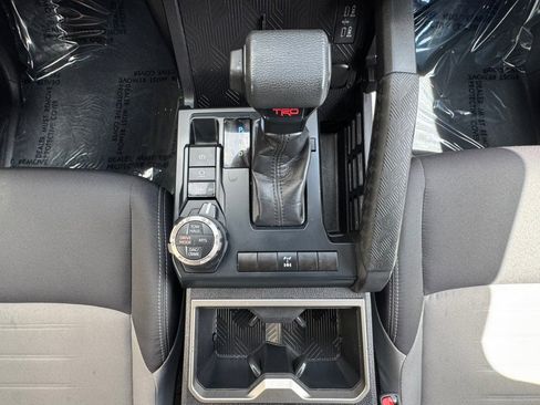 Used 2025 Toyota Tacoma TRD Off-Road AWD/4WD image 25