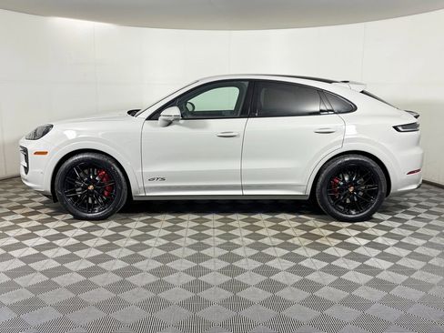 New 2026 Porsche Cayenne GTS image 2