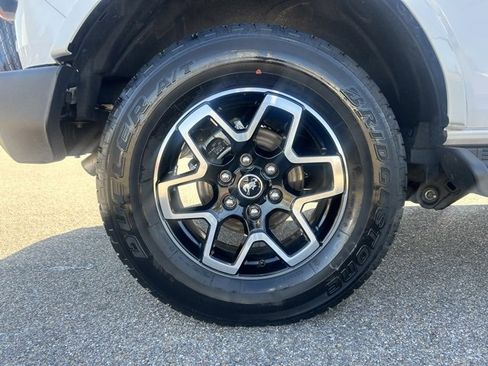 Certified 2025 Ford Bronco Outer Banks image 9
