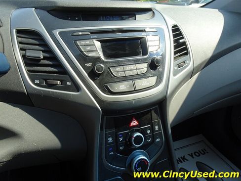 Used 2014 Hyundai Elantra SE FWD image 18