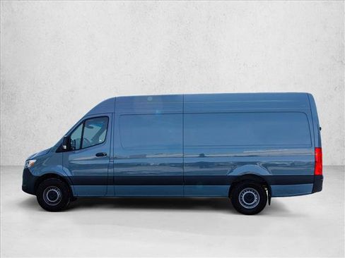 Used 2025 Mercedes-Benz Sprinter 2500 image 8