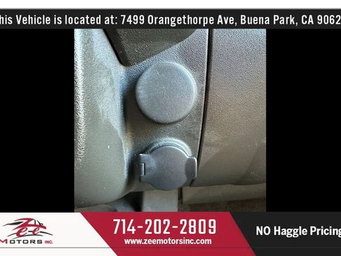 Used 2010 Nissan Frontier SE w/ SE Value Truck Pkg AWD/4WD image 28