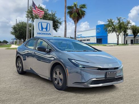 Used 2024 Toyota Prius LE FWD image 1