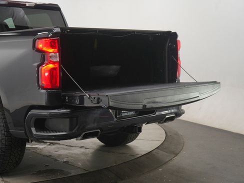 Used 2023 Chevrolet Silverado 1500 RST image 9