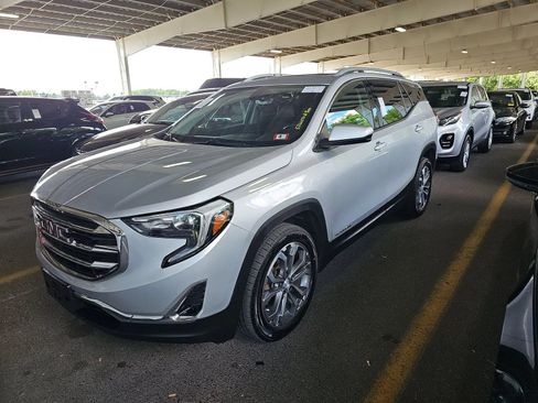 Used 2019 GMC Terrain SLT w/ Preferred Package AWD/4WD image 2