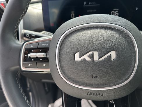 Used 2024 Kia Sorento S FWD image 25