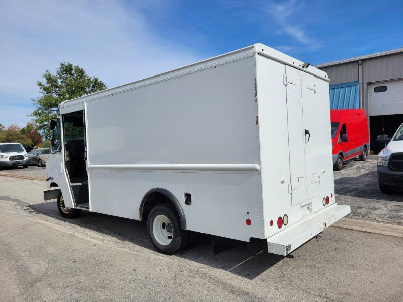 Used 2016 Ford E-350 and Econoline 350 Super Duty w/ A/C Prep Package RWD image 4