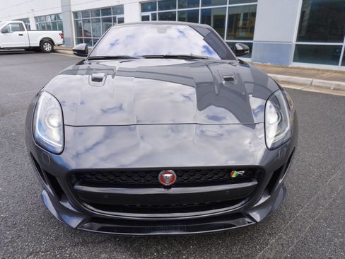 Used 2017 Jaguar F-TYPE R image 3
