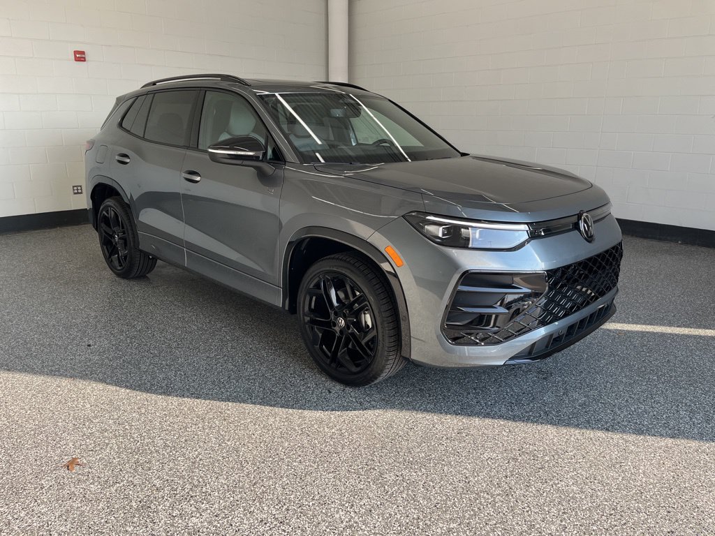 New 2026 Volkswagen Tiguan SE R-Line AWD/4WD image 8
