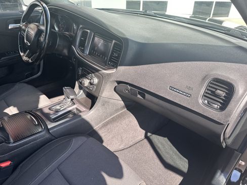 Used 2022 Dodge Charger SXT w/ Blacktop Package RWD image 28