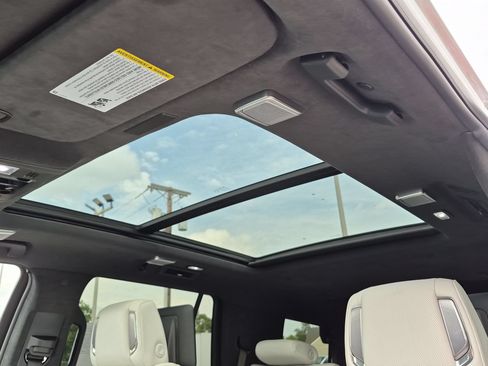 Used 2025 Cadillac Escalade Sport Platinum w/ LPO, Floor Liner Package AWD/4WD image 18
