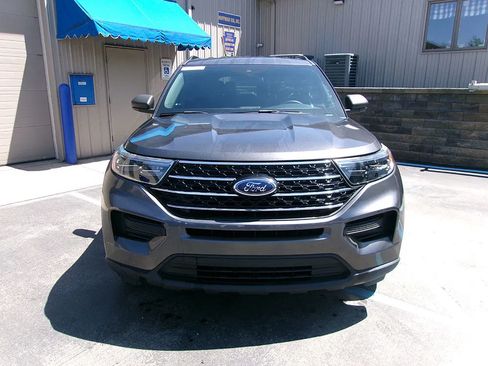 Used 2020 Ford Explorer XLT AWD/4WD image 2