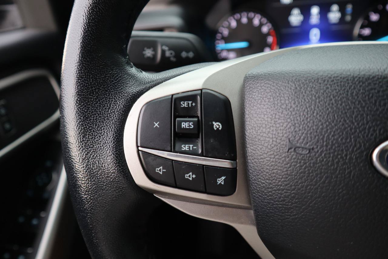 Used 2023 Ford Explorer XLT AWD/4WD image 54