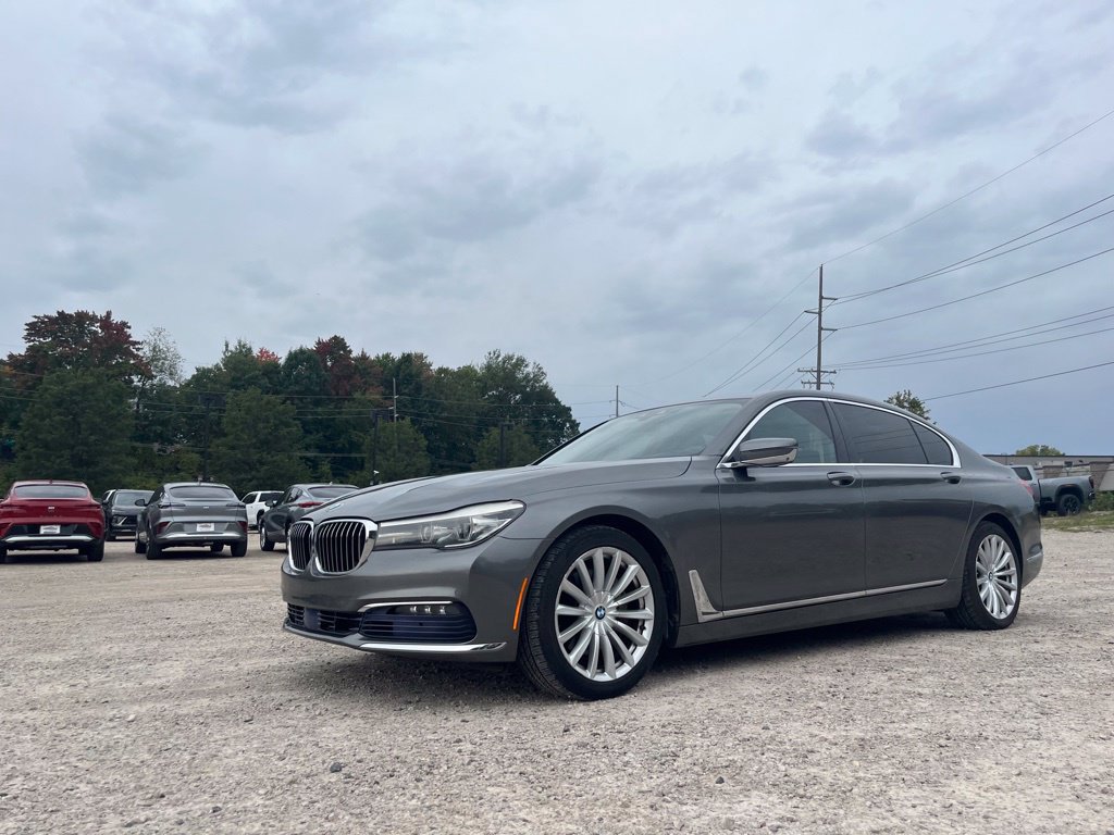 Used 2016 BMW 740i RWD image 2