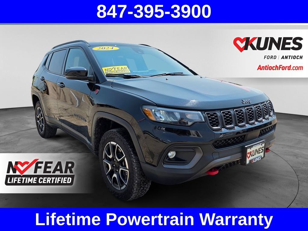 Used 2024 Jeep Compass Trailhawk AWD/4WD image 1