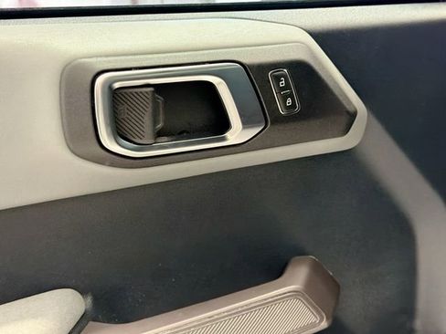 Used 2023 Ford Bronco Badlands image 17