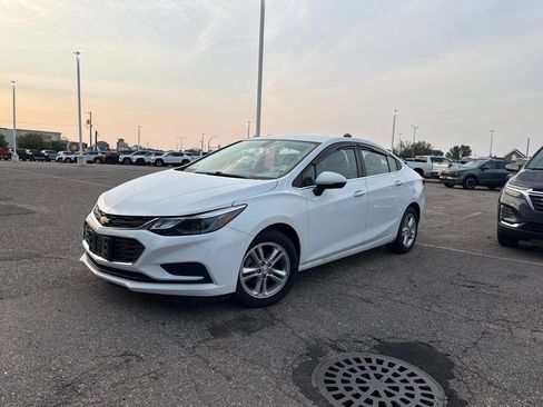 Certified 2017 Chevrolet Cruze LT w/ Convenience Package FWD image 1