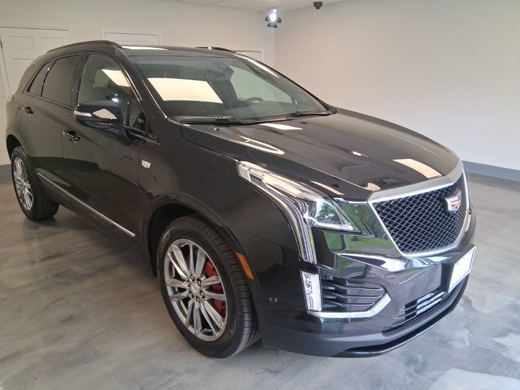 Certified 2026 Cadillac XT5 Sportv w/ LPO, Floor Liner Package AWD/4WD image 1