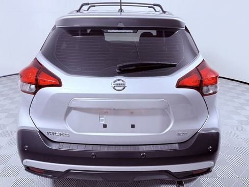 Used 2020 Nissan Kicks SR w/ SR Premium Package FWD image 4